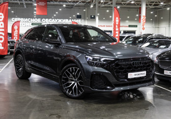 Подержанный автомобиль Audi Q8 2023 года (3 фото)