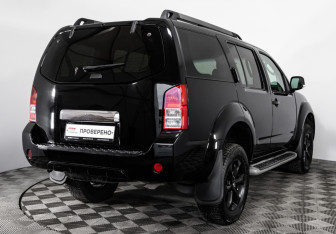 Подержанный автомобиль Nissan Pathfinder 2012 года (5 фото)