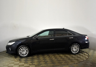 Подержанный автомобиль Toyota Camry Sedan 2017 года (6 фото)