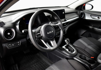 Подержанный автомобиль Kia Cerato Sedan 2021 года (9 фото)