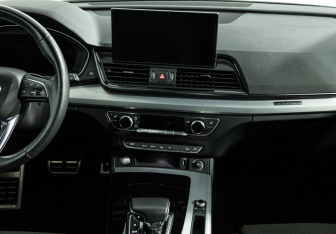 Подержанный автомобиль Audi Q5 2021 года (14 фото)