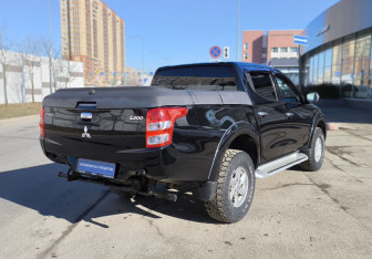 Подержанный автомобиль Mitsubishi L200 2017 года (4 фото)