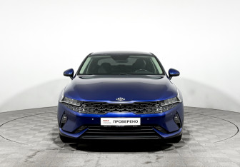 Подержанный автомобиль Kia K5 2020 года (2 фото)