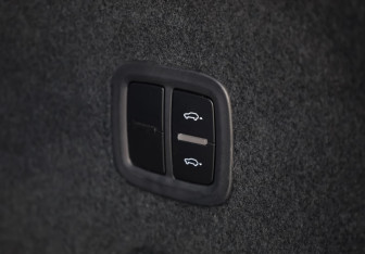 Подержанный автомобиль Porsche Cayenne 2021 года (38 фото)