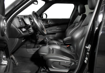 Подержанный автомобиль MINI Countryman 2021 года (12 фото)