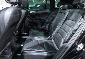 Подержанный автомобиль Volkswagen Tiguan 2021 года (13 фото)