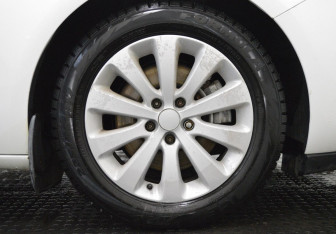 Подержанный автомобиль Opel Astra Hatchback 2014 года (9 фото)