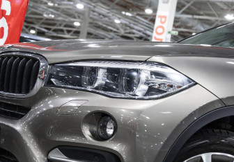 Подержанный автомобиль BMW X6 2019 года (2 фото)