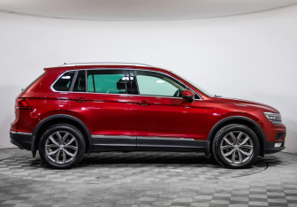 Подержанный автомобиль Volkswagen Tiguan 2017 года (4 фото)