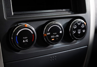 Подержанный автомобиль Suzuki Liana Wagon 2006 года (16 фото)