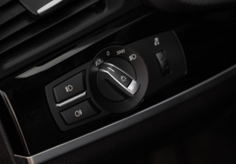 Подержанный автомобиль BMW X3 2017 года (23 фото)