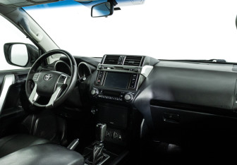 Подержанный автомобиль Toyota Land Cruiser Prado 2015 года (9 фото)
