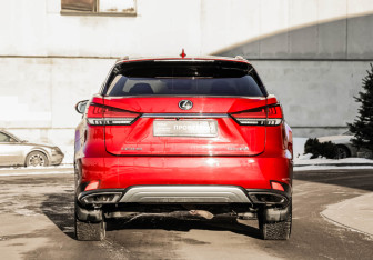 Подержанный автомобиль Lexus RX 2020 года (8 фото)