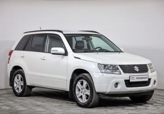 Подержанный автомобиль Suzuki Grand Vitara 2011 года (3 фото)