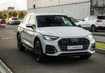Подержанный автомобиль Audi Q5 2021 года (5 фото)