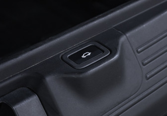 Подержанный автомобиль Land Rover Range Rover 2014 года (36 фото)
