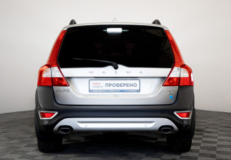 Подержанный автомобиль Volvo XC70 2012 года (6 фото)