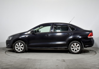 Подержанный автомобиль Volkswagen Polo Sedan 2011 года (8 фото)