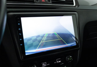 Подержанный автомобиль Skoda Rapid Liftback 2016 года (15 фото)