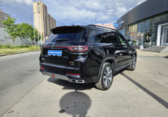 Подержанный автомобиль Changan CS95 2023 года (4 фото)