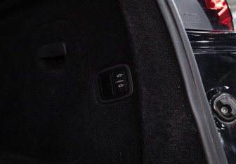 Подержанный автомобиль Porsche Cayenne 2017 года (30 фото)
