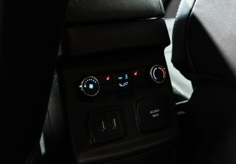 Подержанный автомобиль Ford Explorer 2018 года (18 фото)