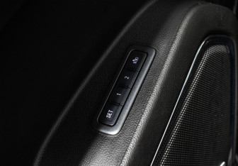 Подержанный автомобиль Chevrolet Tahoe 2016 года (25 фото)