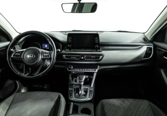 Подержанный автомобиль Kia Seltos 2020 года (13 фото)