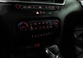 Подержанный автомобиль Kia Ceed Wagon 2019 года (16 фото)