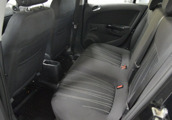 Подержанный автомобиль Opel Corsa 2010 года (10 фото)