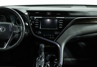 Подержанный автомобиль Toyota Camry Sedan 2018 года (14 фото)