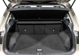 Подержанный автомобиль Volkswagen Tiguan 2019 года (19 фото)