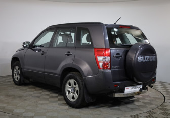 Подержанный автомобиль Suzuki Grand Vitara 2011 года (7 фото)