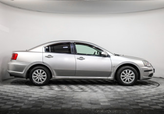 Подержанный автомобиль Mitsubishi Galant Sedan 2008 года (4 фото)