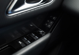 Подержанный автомобиль Land Rover Range Rover Velar 2019 года (23 фото)