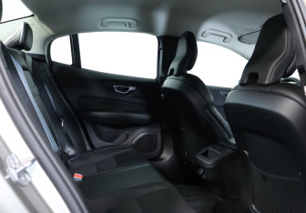 Подержанный автомобиль Volvo S60 2020 года (22 фото)