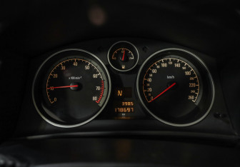 Подержанный автомобиль Opel Astra Hatchback 2007 года (12 фото)