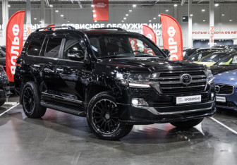Подержанный автомобиль Toyota Land Cruiser Suv 2019 года (5 фото)