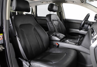 Подержанный автомобиль Audi Q7 2012 года (12 фото)