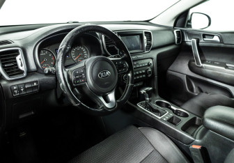Подержанный автомобиль Kia Sportage 2018 года (11 фото)