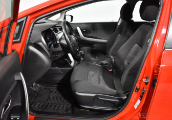 Подержанный автомобиль Kia Ceed Hatchback 2015 года (10 фото)