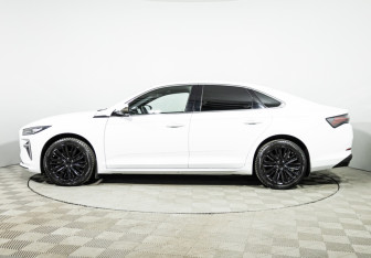 Подержанный автомобиль Geely Preface 2024 года (8 фото)