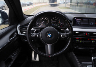 Подержанный автомобиль BMW X6 2018 года (9 фото)