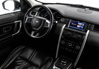 Подержанный автомобиль Land Rover Discovery Sport 2018 года (15 фото)