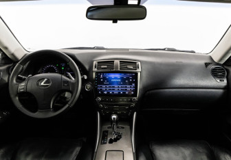 Подержанный автомобиль Lexus IS Sedan 2008 года (12 фото)