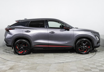 Подержанный автомобиль Omoda C5 2022 года (4 фото)