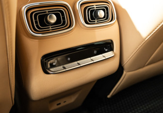 Подержанный автомобиль Jaecoo J8 2024 года (17 фото)