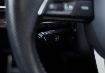 Подержанный автомобиль Audi Q8 2019 года (21 фото)