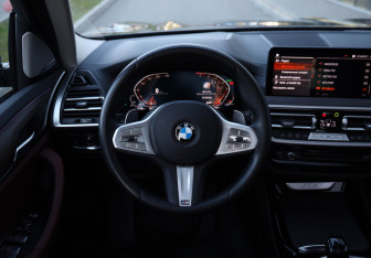 Подержанный автомобиль BMW X3 2024 года (9 фото)