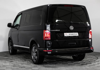 Подержанный автомобиль Volkswagen Caravelle 2018 года (7 фото)